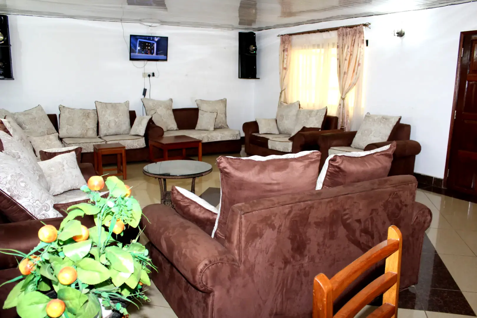 Meru Paramount Hotel VIP Lounge. Celebrate life’s most memorable moments at Meru Paramount Hotel, where every event is made special.